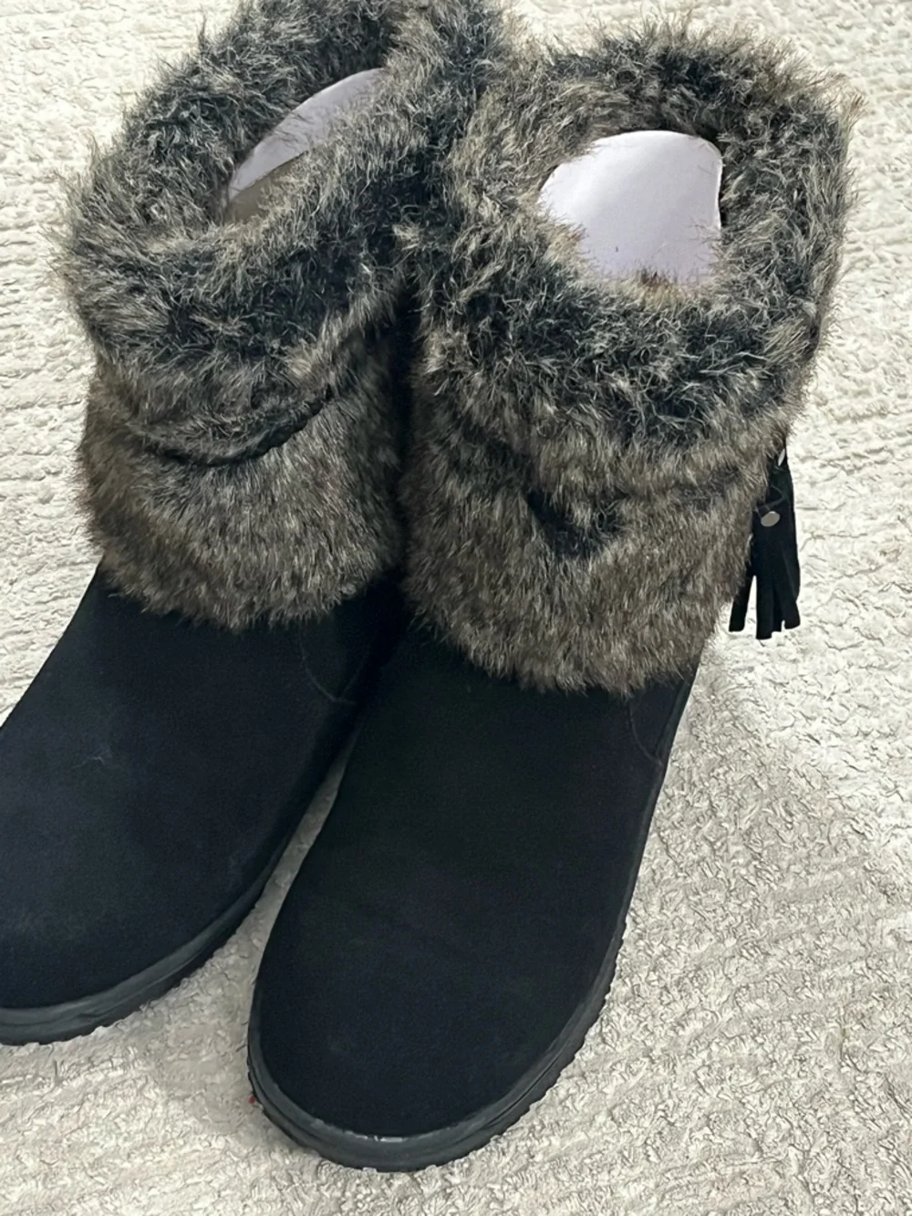 Minnetonka Everett Boot - Picture 2 of 8
